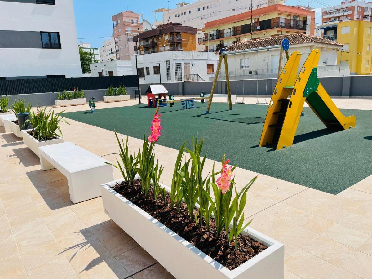 Apartamento Nuevo Junto Al Mar Con Plaza De Garaje!! Perfecto Para Familias Playa de Gandia المظهر الخارجي الصورة